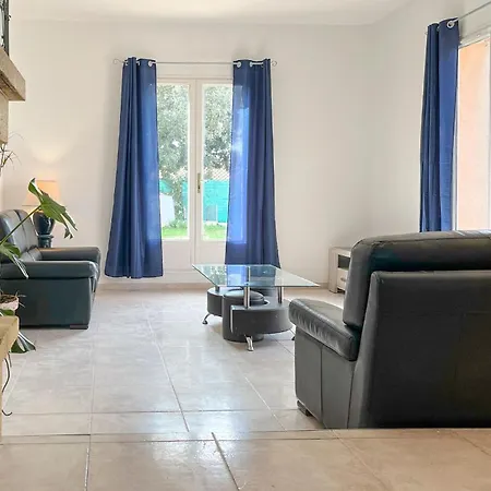 Pet Friendly In Vers-pont-du-gard בית נופש *